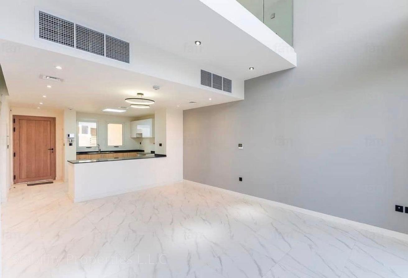READY TO MOVE~SPACIOUS VILLA~WELL MAINTAINED photo 18