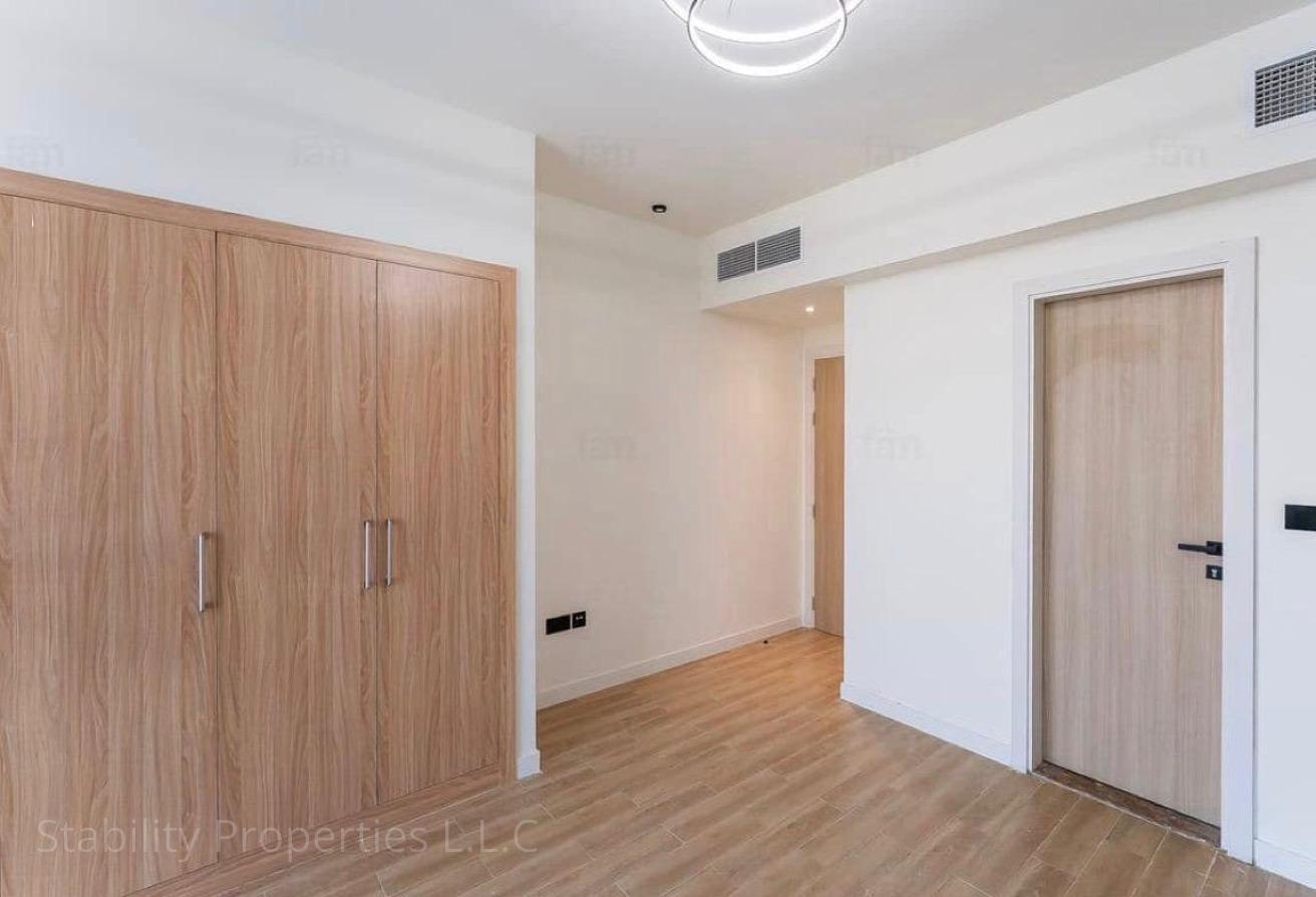 READY TO MOVE~SPACIOUS VILLA~WELL MAINTAINED photo 17