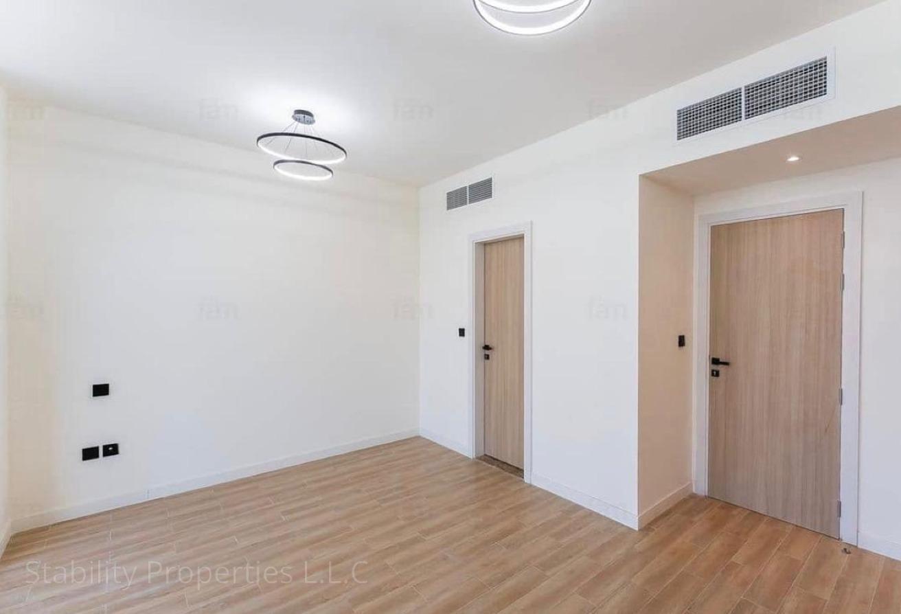 READY TO MOVE~SPACIOUS VILLA~WELL MAINTAINED photo 10