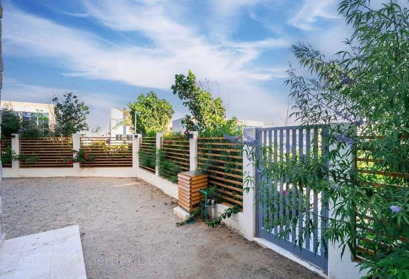 READY TO MOVE~SPACIOUS VILLA~WELL MAINTAINED photo 15