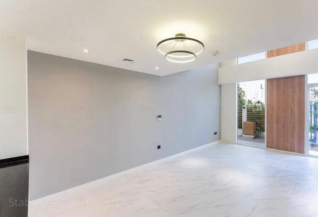 READY TO MOVE~SPACIOUS VILLA~WELL MAINTAINED photo 21