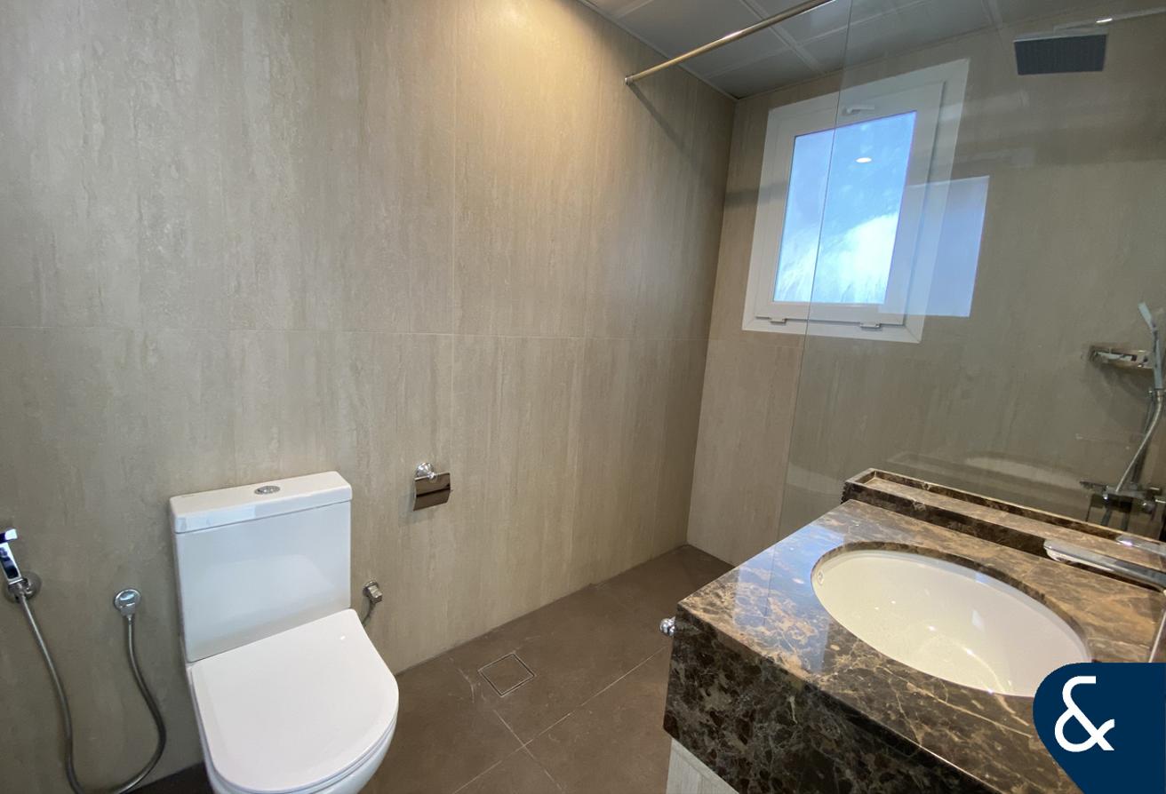 Upgraded | 2 Bed + Study | Prime Location photo 10