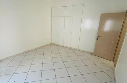 Apartment - 2 - 2 for rent in Al Majaz Tower - Al Majaz 3 - Al Majaz - Sharjah