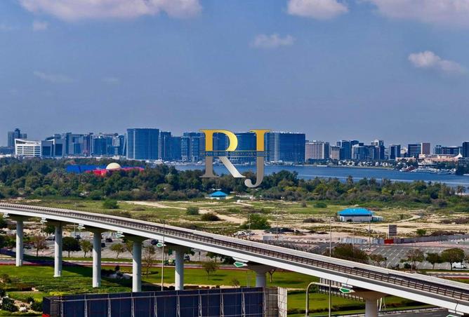 One Month Free|Chiller And Gas Free|Close By Metro