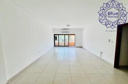 شقة - 2 غرف نوم - 2 حمامات للايجار في مبني زعبيل - الكرامة - بر دبي - دبي