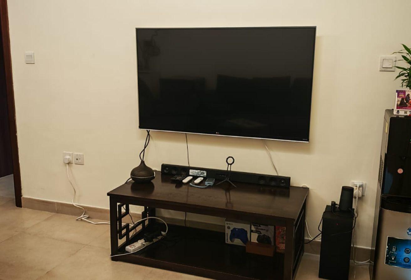 SPACIOUS UNIT-CHILLER FREE-FULLY FURNISHED photo 3