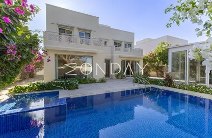 Villa - 5 Bedrooms - 4 Bathrooms for rent in Meadows 8 - Meadows - Dubai