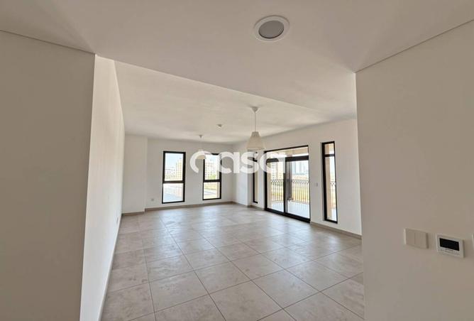 87032005 - Property Image 3
