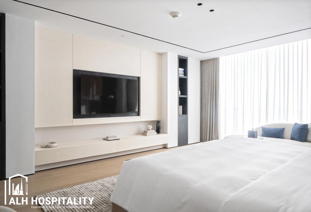 Presidential Suite|Private Cinema Room and Jacuzzi photo 12