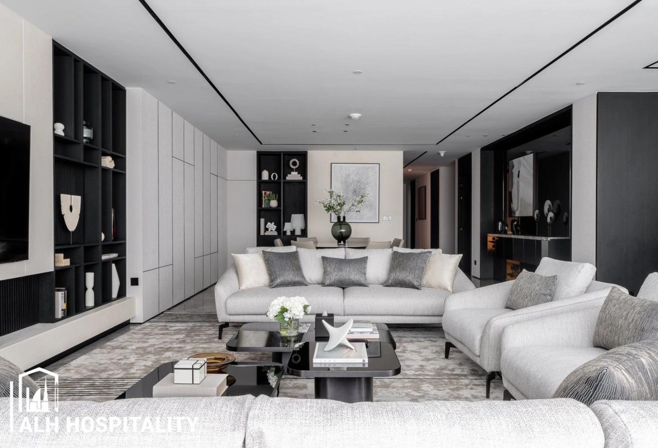 Presidential Suite|Private Cinema Room and Jacuzzi photo 7