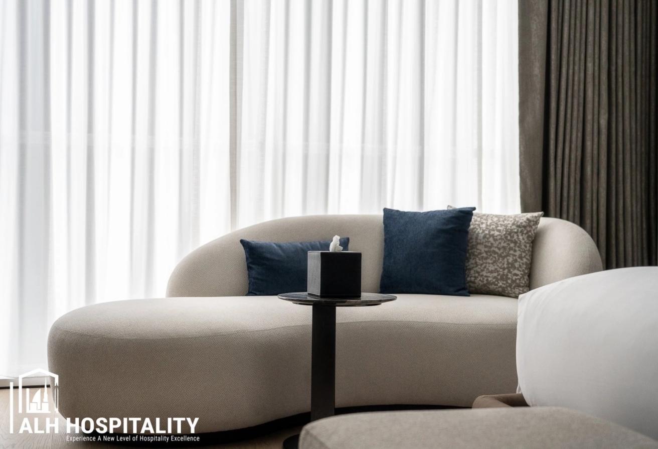 Presidential Suite|Private Cinema Room and Jacuzzi photo 20