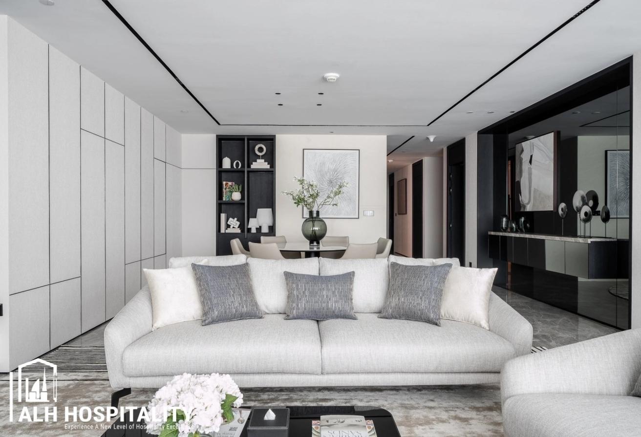 Presidential Suite|Private Cinema Room and Jacuzzi photo 6