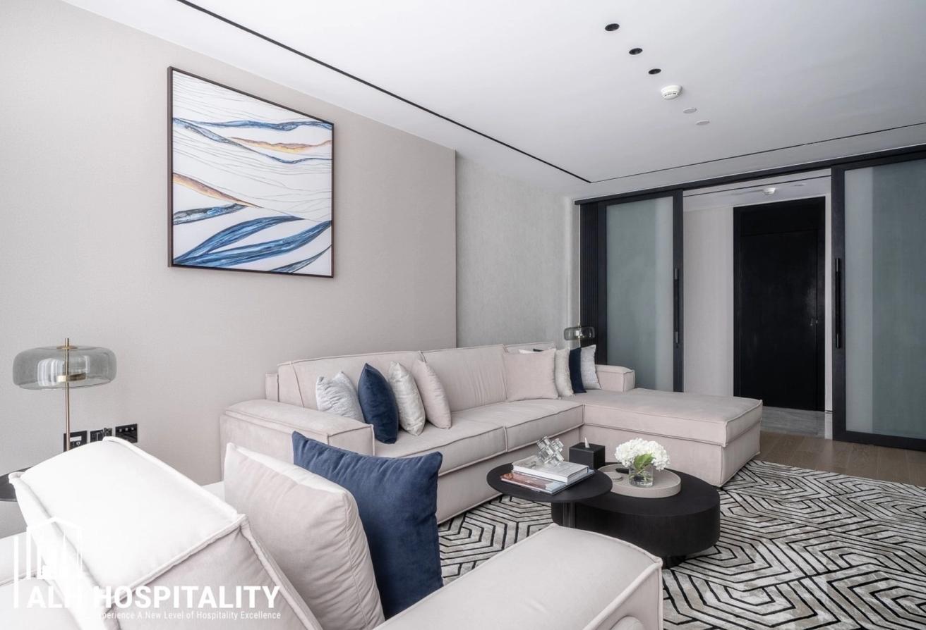 Presidential Suite|Private Cinema Room and Jacuzzi photo 10