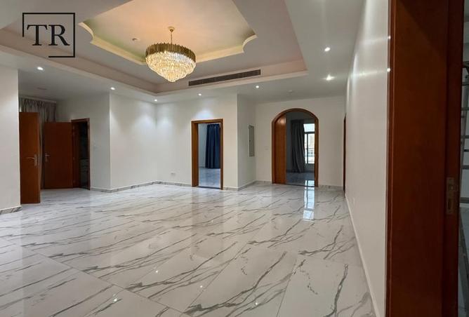 83653160 - Property Image 3