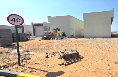 أرض - استوديو للبيع في الصجعة الصناعية - الصجعة - الشارقة أرض - استوديو للبيع في الصجعة الصناعية - الصجعة - الشارقة
