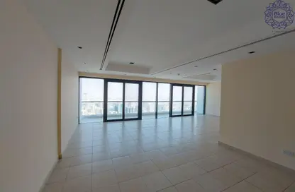 Apartment - 3 Bedrooms - 5 Bathrooms for rent in Beach Tower 2 - Al Khan Lagoon - Al Khan - Sharjah