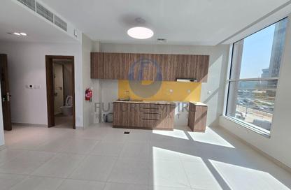 Apartment - Studio - 1 for rent in DXB Tower - Sheikh Zayed Road - Dubai Apartment - Studio - 1 for rent in DXB Tower - Sheikh Zayed Road - Dubai