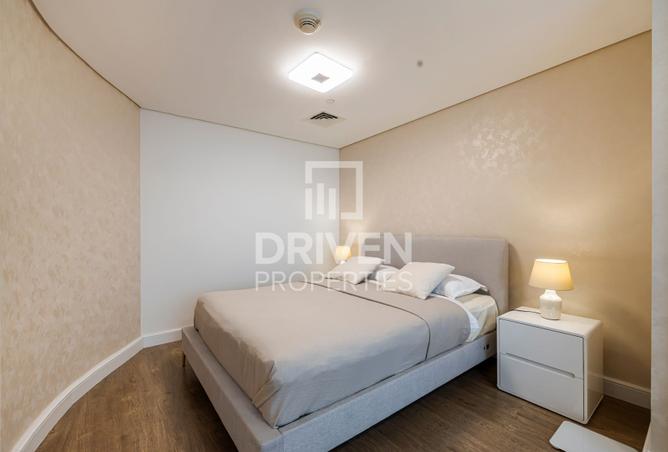 Upgraded and Furnished Studio | High Floor photo 2