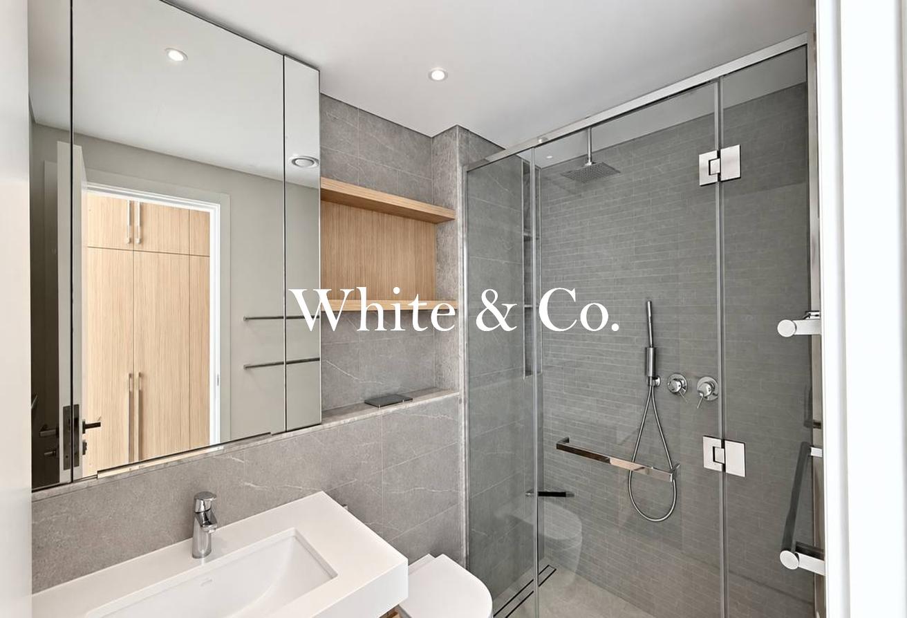 Kitchen Appliances|Spacious unit | Vacant photo 10