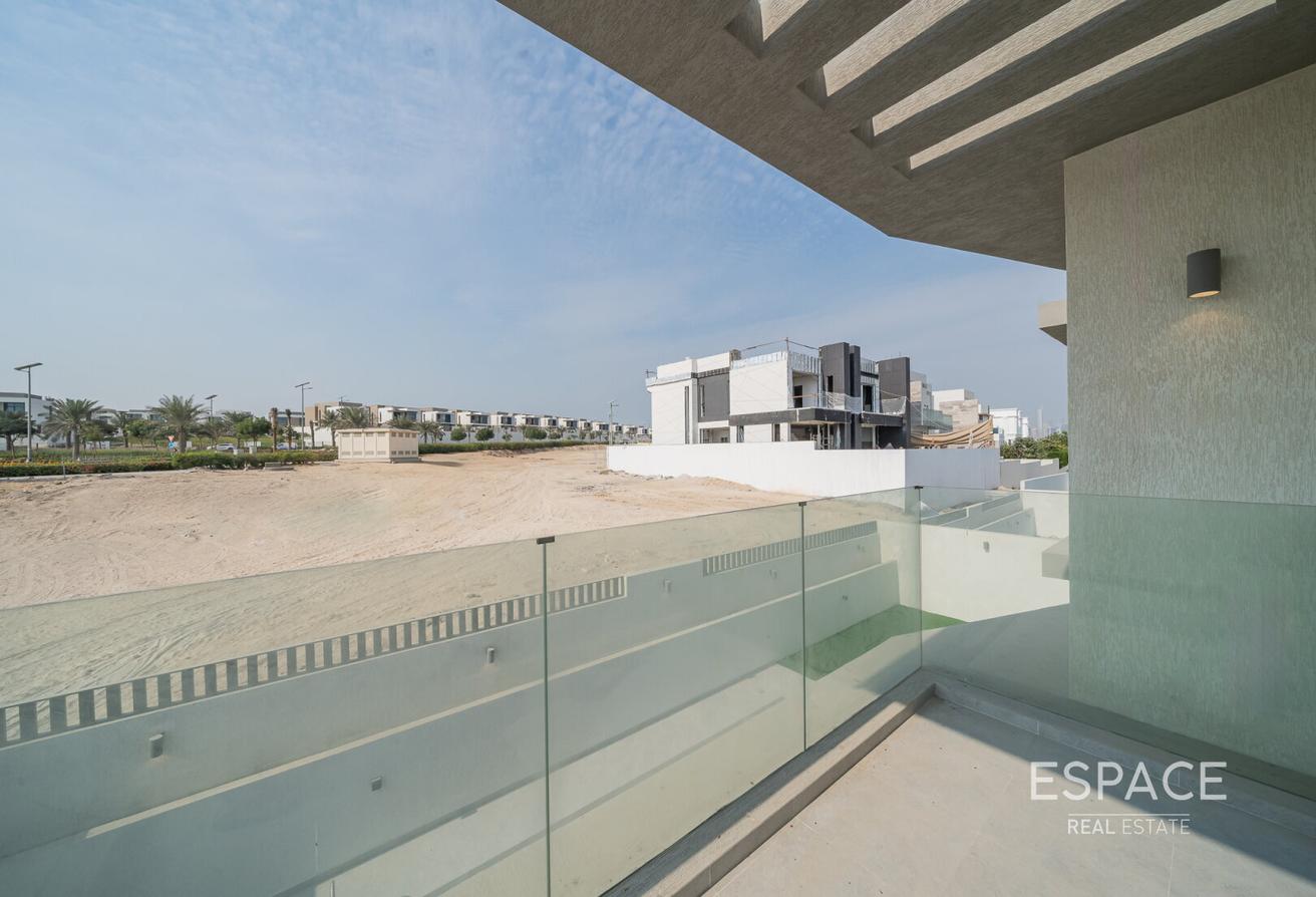 Vibrant | Private Pool | Vacant photo 18