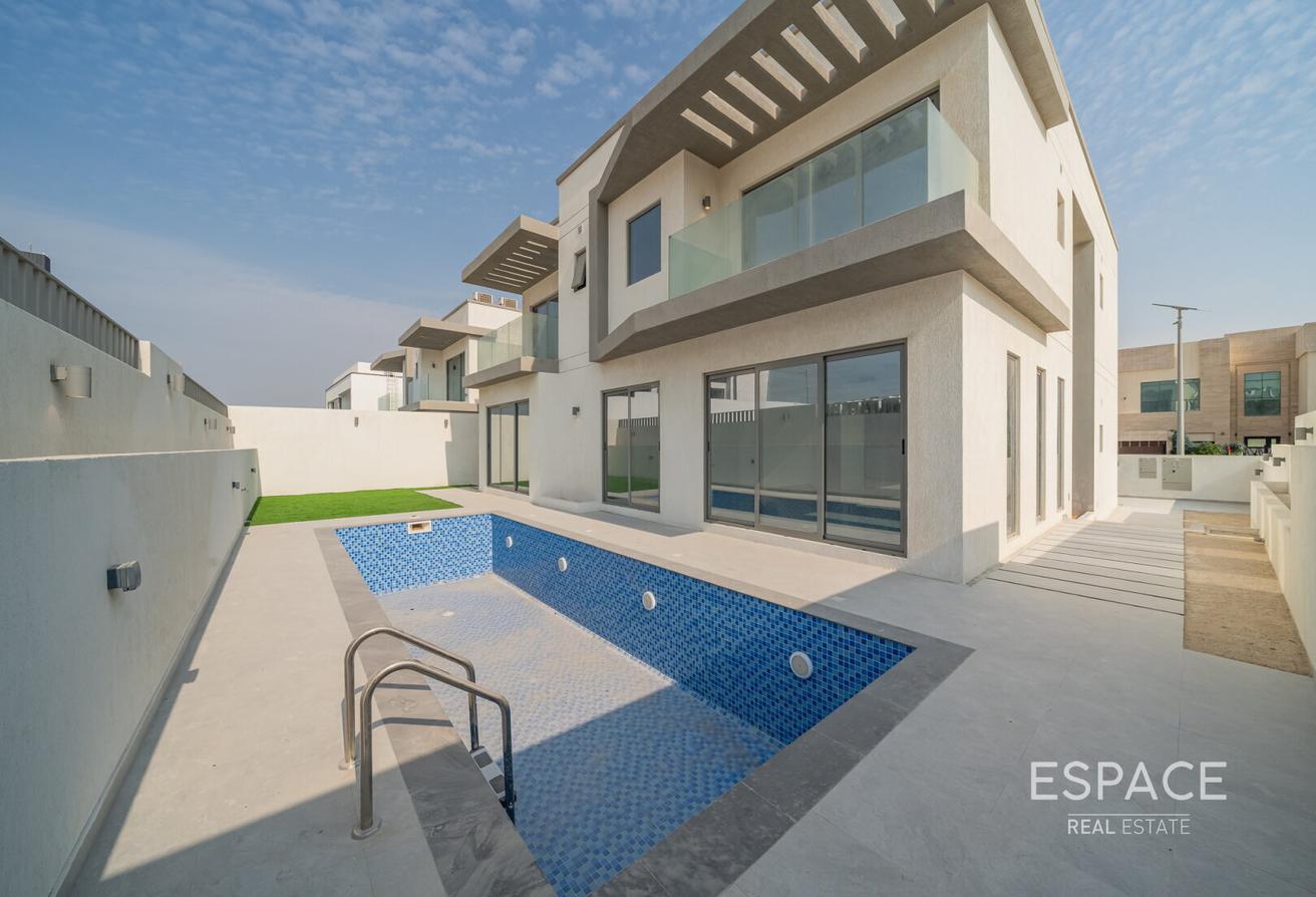 Vibrant | Private Pool | Vacant photo 19