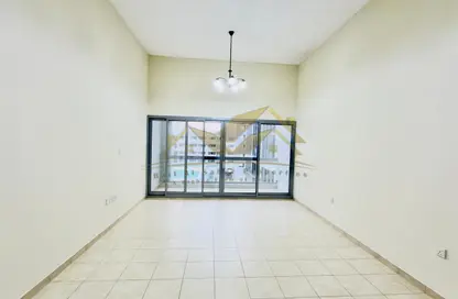 Apartment - 1 Bedroom - 2 Bathrooms for rent in Al Karama Sqaure - Al Karama - Dubai