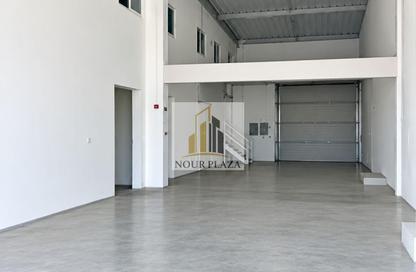 Warehouse - Studio - 2 for rent in Mussafah Industrial Area - Mussafah - Abu Dhabi