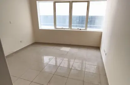 شقة - 2 غرف نوم - 2 حمامات للايجار في شارع التعاون الجديد - التعاون - الشارقة