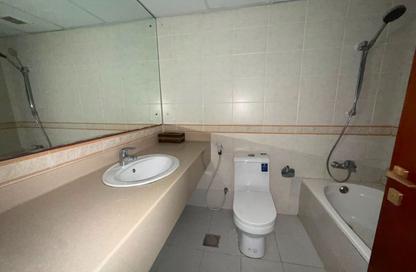 Apartment - 2 - 3 for sale in Al Dana Tower - Al Majaz 3 - Al Majaz - Sharjah Apartment - 2 - 3 for sale in Al Dana Tower - Al Majaz 3 - Al Majaz - Sharjah