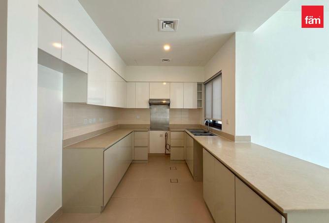 114598206 - Property Image 3