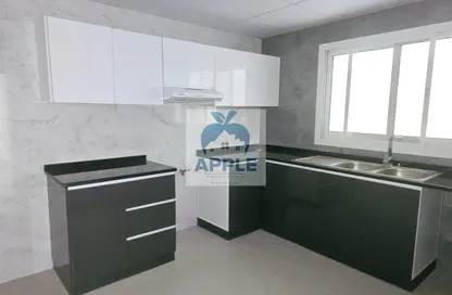 Apartment - 2 Bedrooms - 3 Bathrooms for rent in Muwaileh 3 Building - Muwaileh - Sharjah