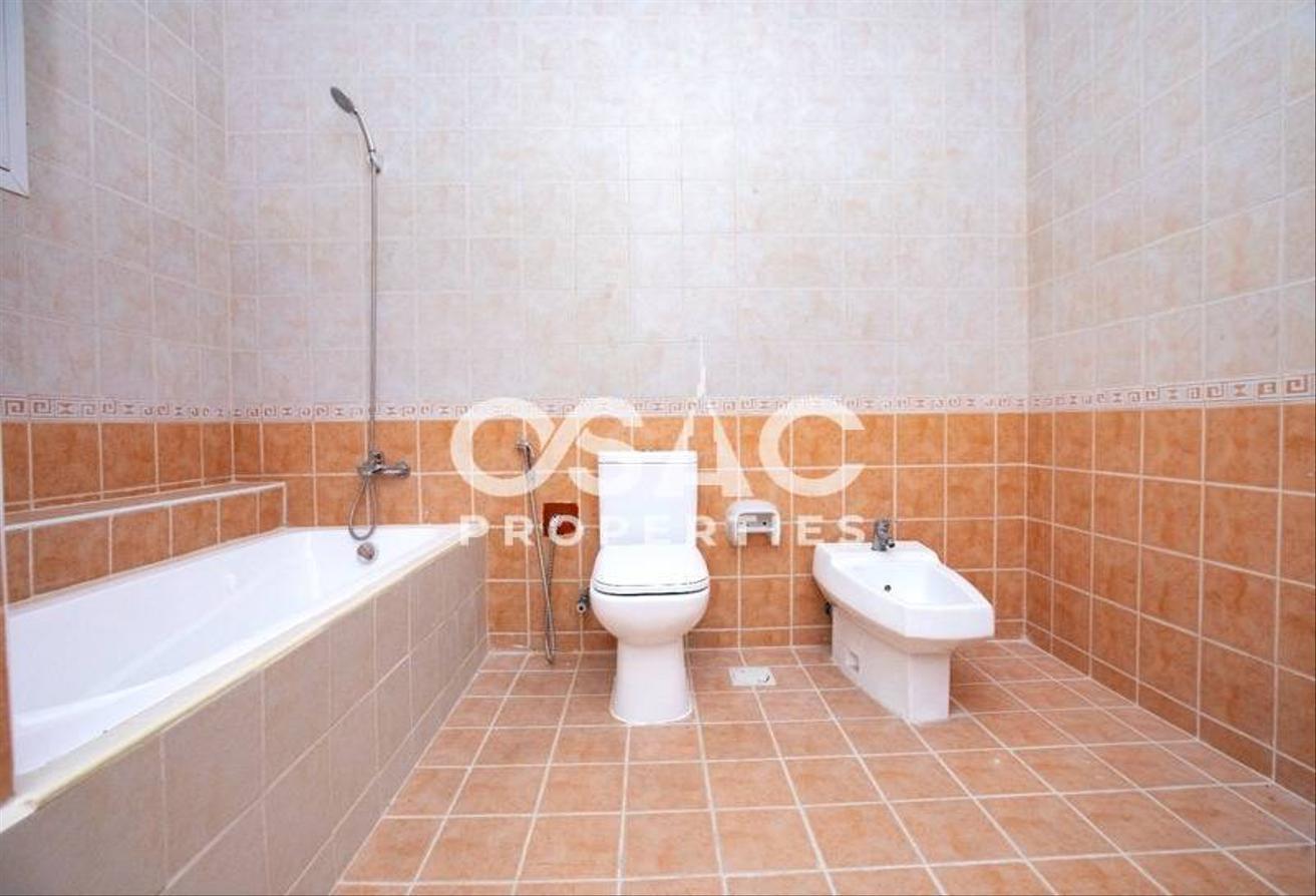 4 BHK Villa | Balcony | Close to Metro & School photo 8