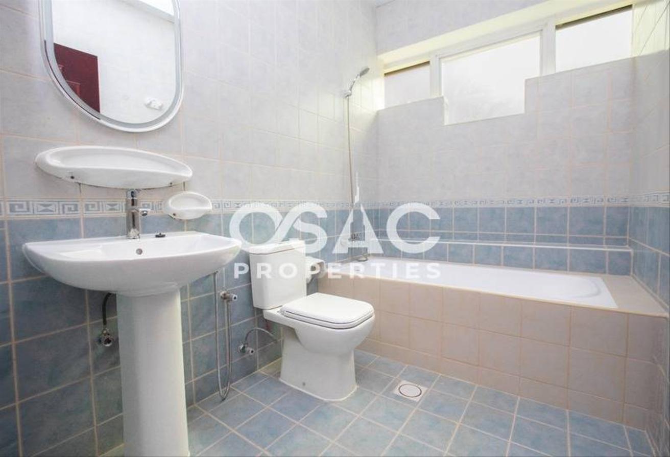 4 BHK Villa | Balcony | Close to Metro & School photo 7