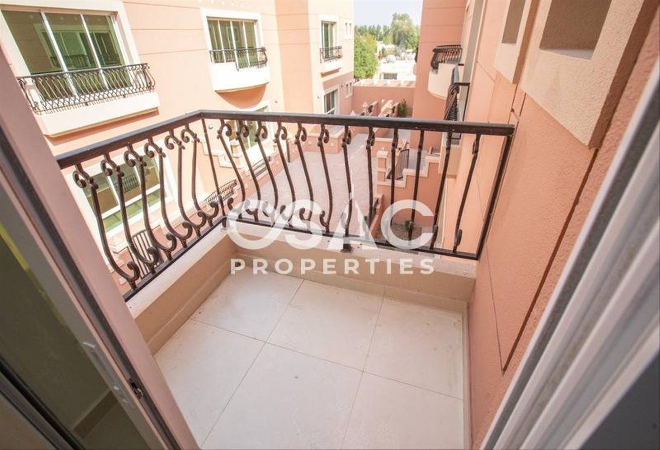 4 BHK Villa | Balcony | Close to Metro & School photo 11
