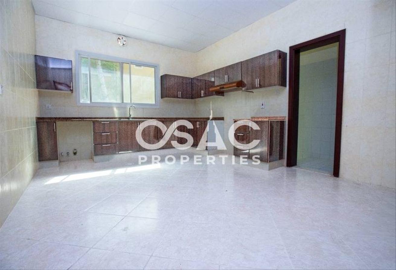 4 BHK Villa | Balcony | Close to Metro & School photo 5