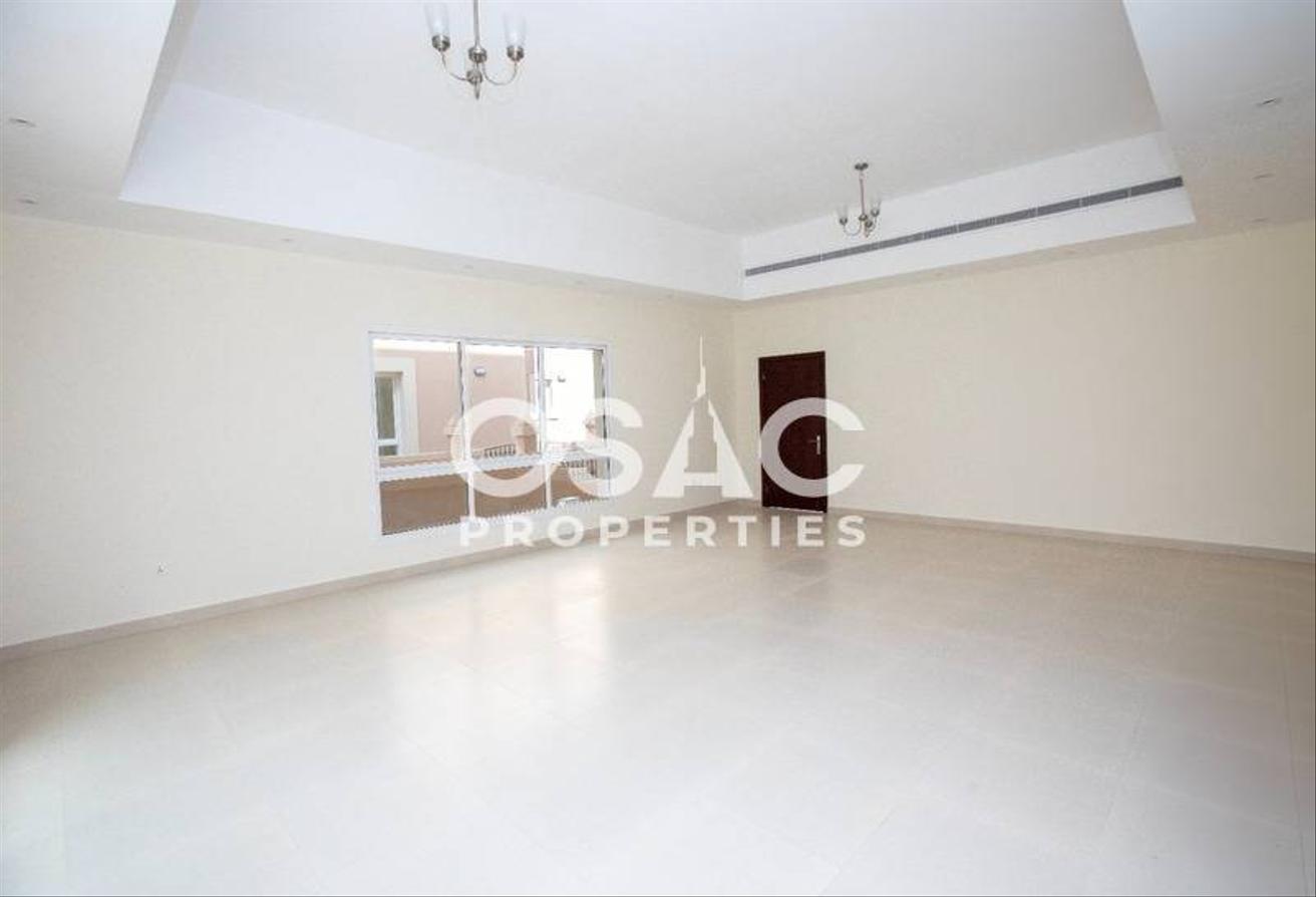 4 BHK Villa | Balcony | Close to Metro & School photo 3
