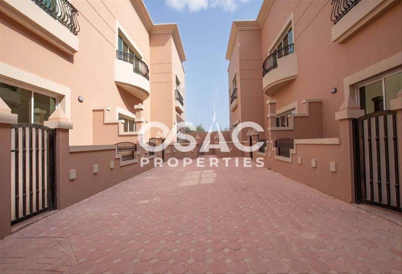 4 BHK Villa | Balcony | Close to Metro & School photo 10