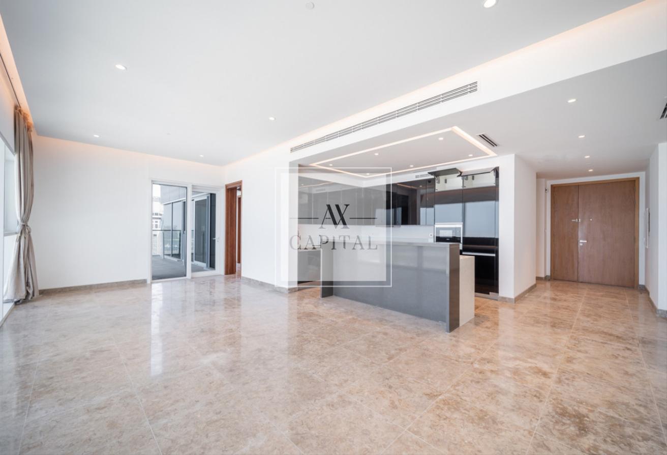 Rare Corner Unit | Terrace | Spacious Layout photo 3