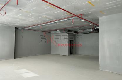 Office Space - Studio - 1 Bathroom for rent in Grosvenor Office Tower - Business Bay - Dubai