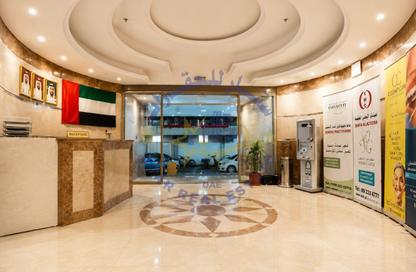 عمارة بالكامل - 2 غرف نوم - 2 حمامات للبيع في كورنيش الفجيرة - الفجيرة