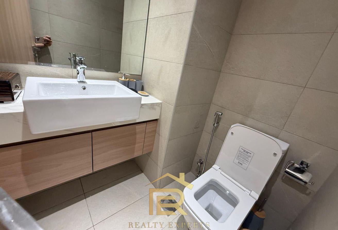 FULLY FURNISHED|VACANT|CHILLER FREE|COMMUNITY VIEW photo 13