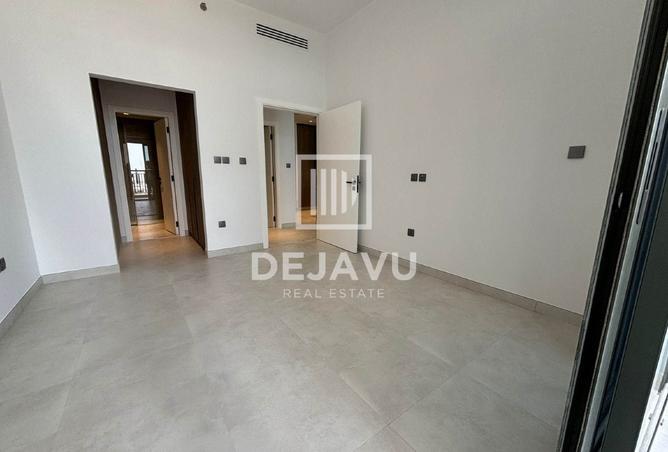 121990221 - Property Image 3