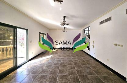 Villa - 5 Bedrooms - 5 Bathrooms for rent in Al Tarad Street - Jumeirah 3 - Jumeirah - Dubai Villa - 5 Bedrooms - 5 Bathrooms for rent in Al Tarad Street - Jumeirah 3 - Jumeirah - Dubai