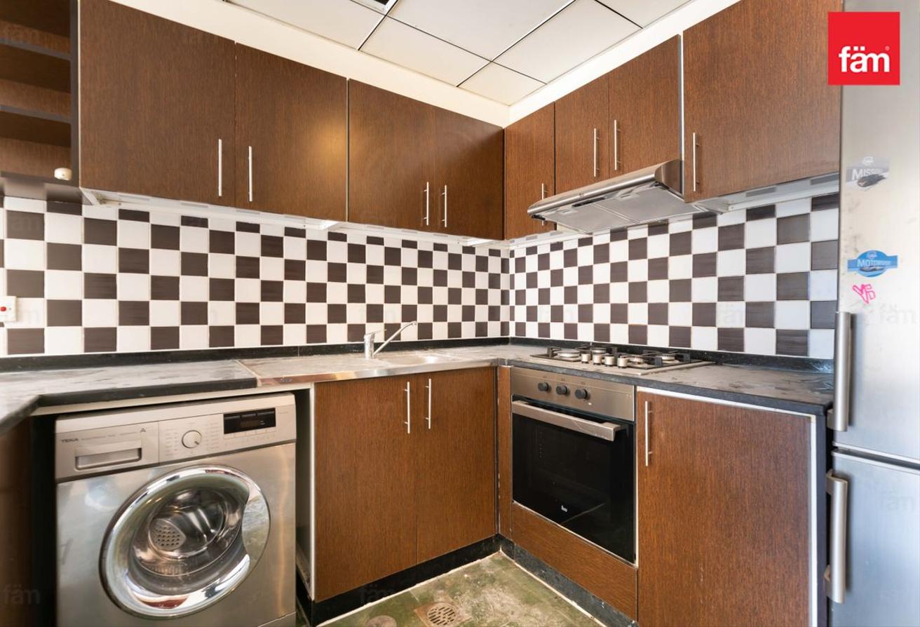 Near Dubai Internet City Metro | Prime Location photo 7
