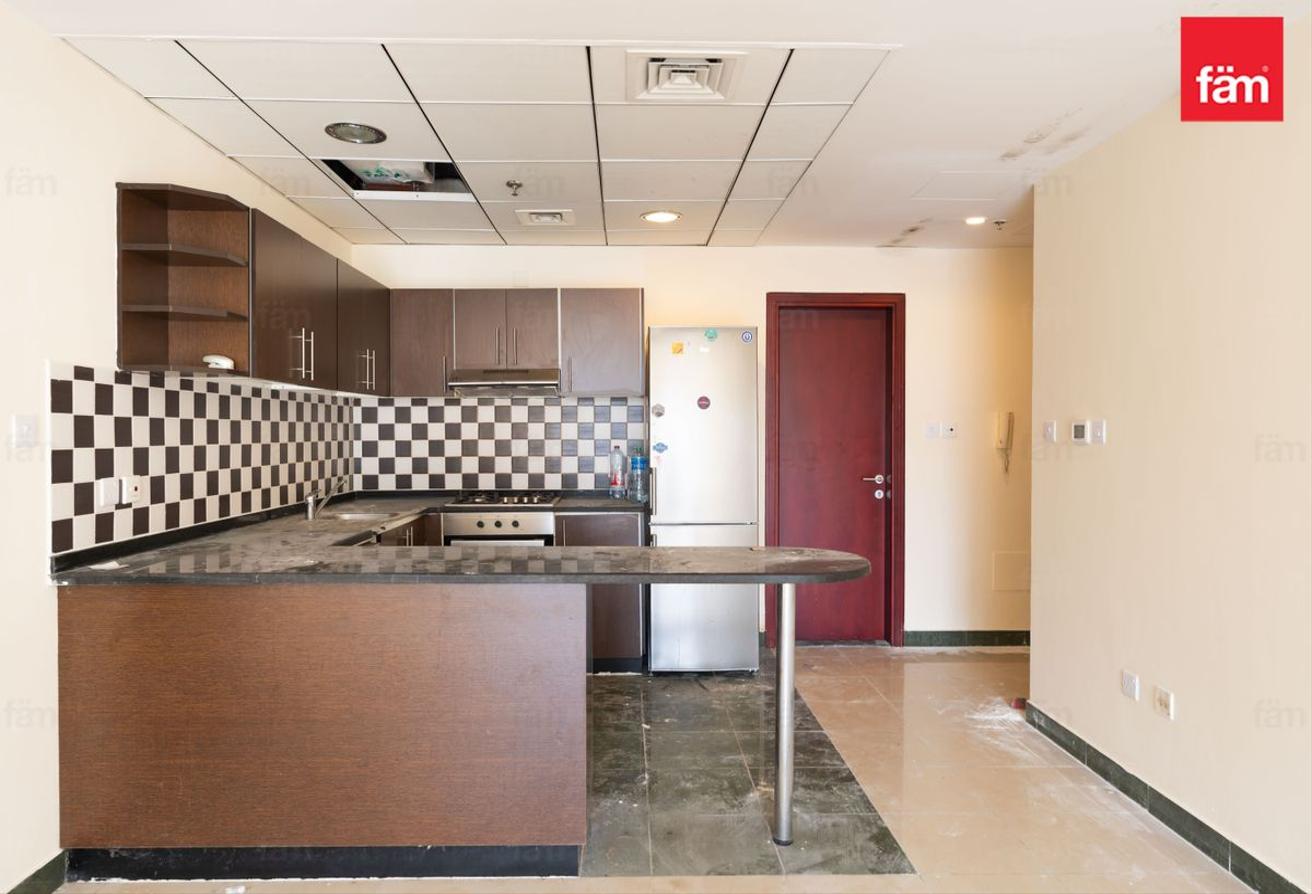 Near Dubai Internet City Metro | Prime Location photo 4