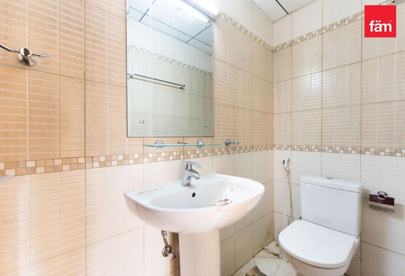 Near Dubai Internet City Metro | Prime Location photo 13