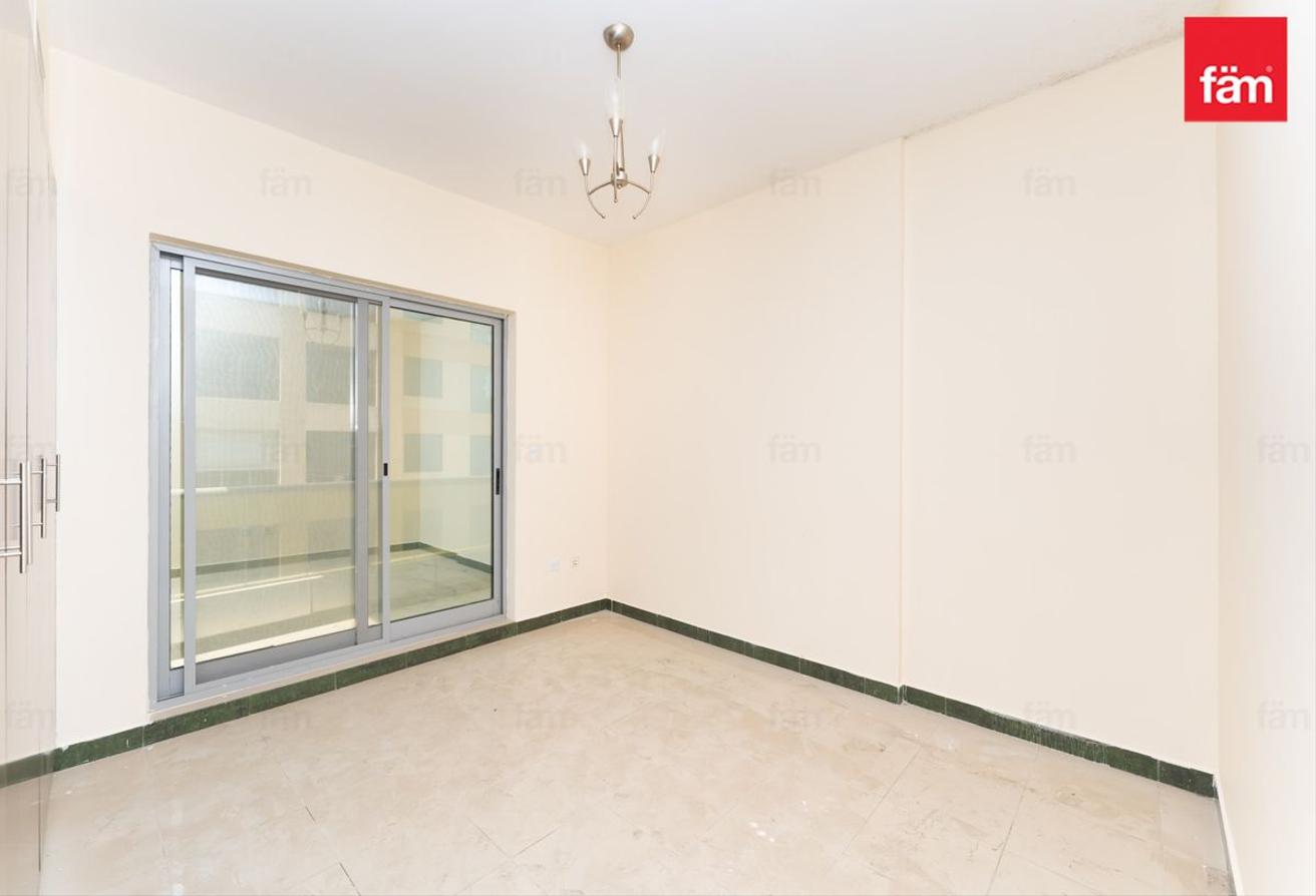 Near Dubai Internet City Metro | Prime Location photo 5