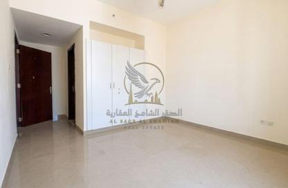Apartment - 1 Bedroom - 2 Bathrooms for rent in Al Qulaya'ah - Al Sharq - Sharjah