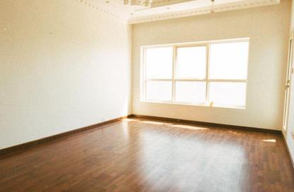 Apartment - 2 Bedrooms - 3 Bathrooms for sale in Al Khan Corniche - Al Khan - Sharjah
