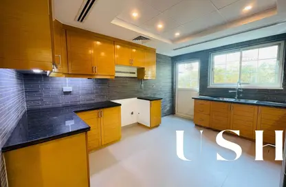 Villa - 4 Bedrooms - 5 Bathrooms for rent in District 8 - Jumeirah Park - Dubai